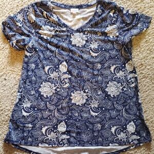 (CH) NWOT LuLaRoe Navy and White Paisley Short Sleeve Top